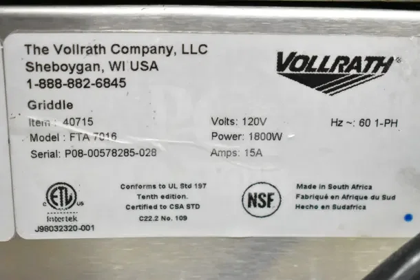 BRAND NEW Vollrath FTA 7016 40715 Cayenne 14" electric countertop grill, 120V, 1800W. Scratch and dent condition.