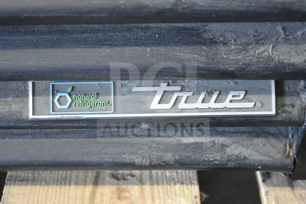 True GDM-72F-HC logo on a black panel, featuring "natural refrigerant" label.