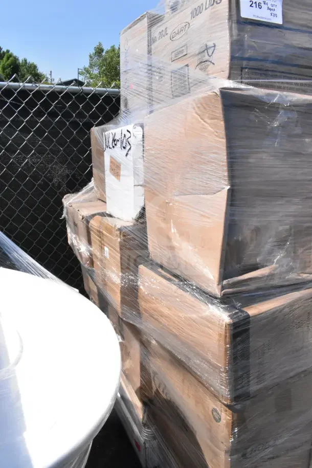 Pallet of 33 brand new items, including spoons, containers, crepe pan, in scratch and dent condition; marked "JUL26-103".