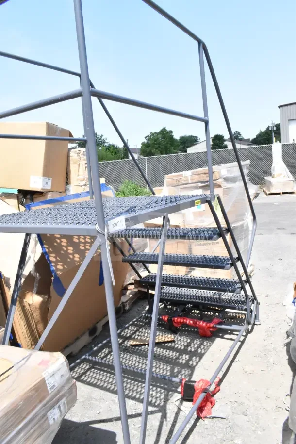 BRAND NEW SCRATCH AND DENT Tri-Arc 36"x47" 5-Step Steel Mobile Work Platform with handrails, 800 lb. capacity.