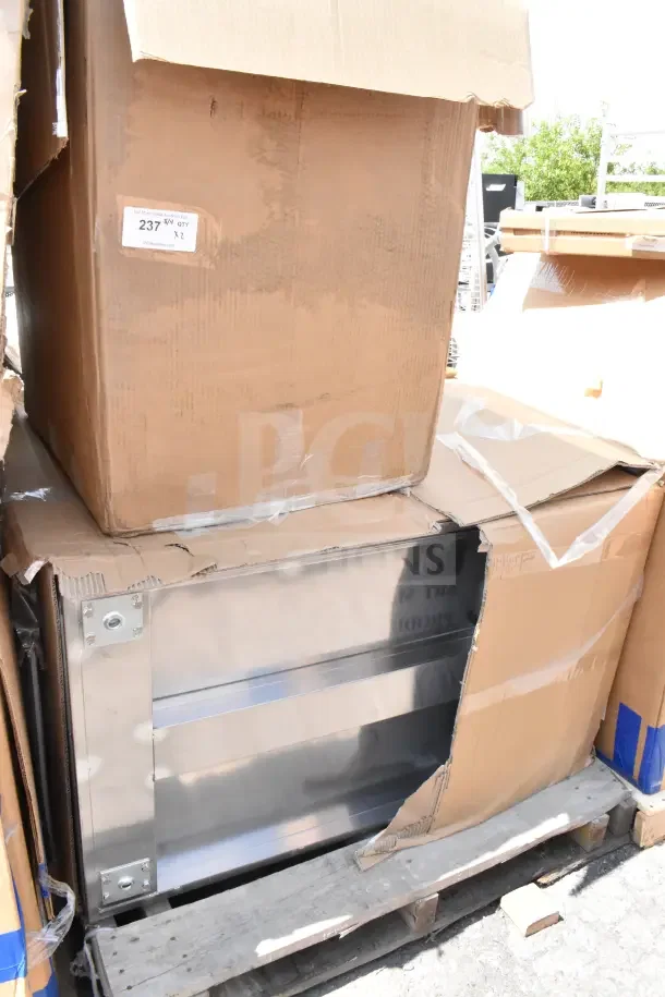 Avantco Ice UC-F-120-A ice machine, 19" air-cooled, 40 lb storage, new scratch and dent, boxed, 115V, bid 2x offer.