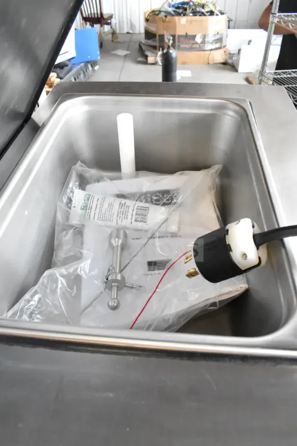 New SaniServ 414 Air Soft Serve Ice Cream Machine, 20 Qt., Air Cooled, 208/230V, Noble Model 495HTDT513.