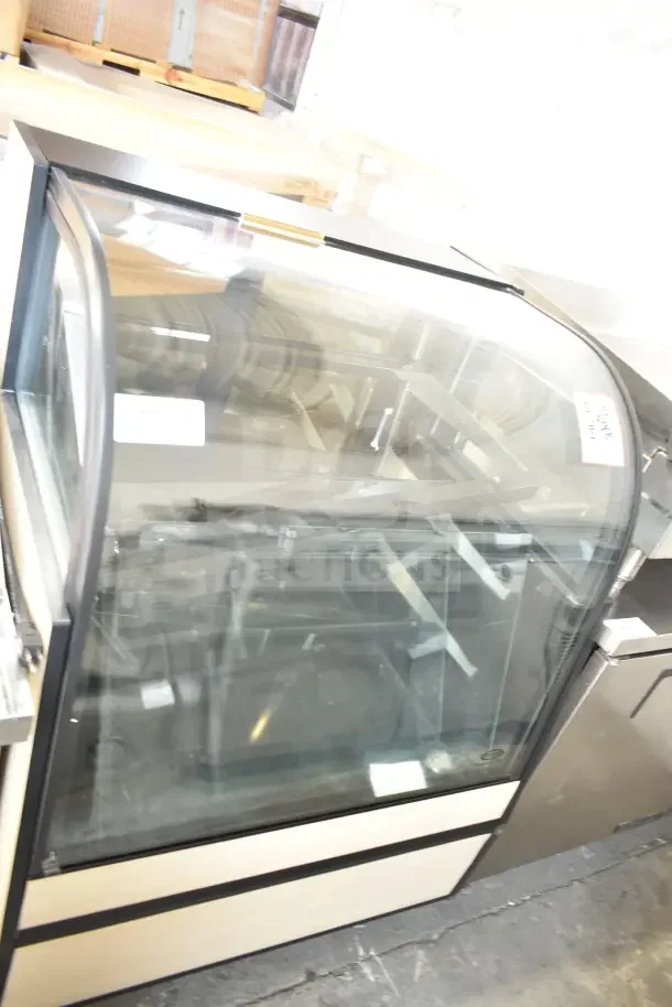 Federal CGR3652 Deli Display Case, 120V, 1 Phase, glass front, metal frame, commercial use, good condition.