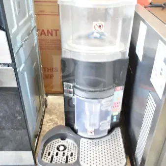Taylor X83684-12 commercial countertop frozen beverage mixer, 115V, 1 phase, used condition, no visible damage.