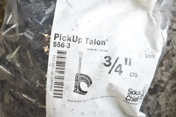 Bag of PickUp Talon 556-3 clamps by Sioux Chief, 3/4" CTS, quantity of 100, with patent number and barcode visible.
