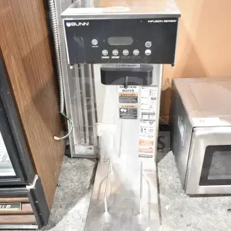 2019 Bunn IC3-DBC 45100.0100 commercial countertop iced tea machine, model IC3-DBC, in used condition. 120V, 1 phase.