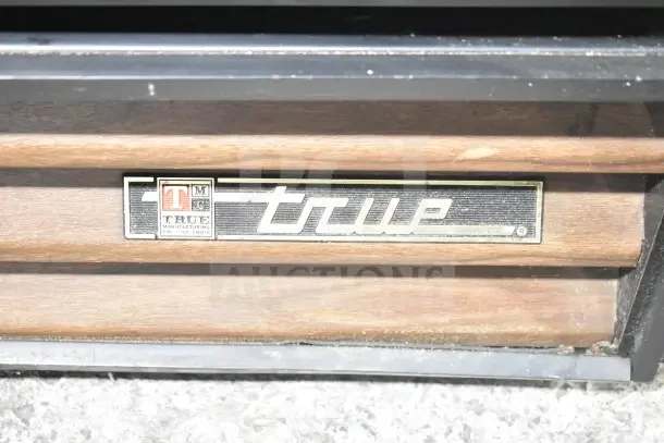 True GDM-19 Cooler Merchandiser label; wooden panel, model and make, 115 Volts, 1 Phase, commercial use.