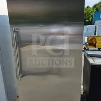 Kelvinator Commercial Stainless Steel Freezer| This unit is in good used condition. | Don't miss this opportunity to own a durable commercial refrigerator at a great value! Place your bids now!
