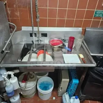Commercial kitchen sink with Right-Side Drainboard