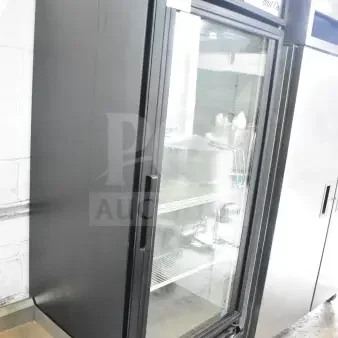 True GDM-26 Commercial Single Door Reach In Cooler Merchandiser. 115 Volts, 1 Phase.