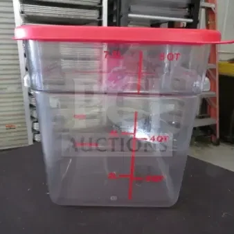 (x2) 8 Quart Food Storage Container With Lid. 2XBID