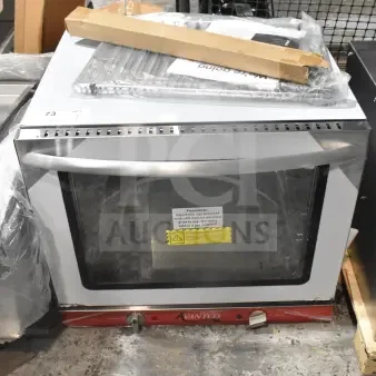 BRAND NEW SCRATCH AND DENT! Avantco 177CO28M Half Size Countertop Convection Oven, 2.3 cu. ft. - 208/240 Volts, 1 Phase.